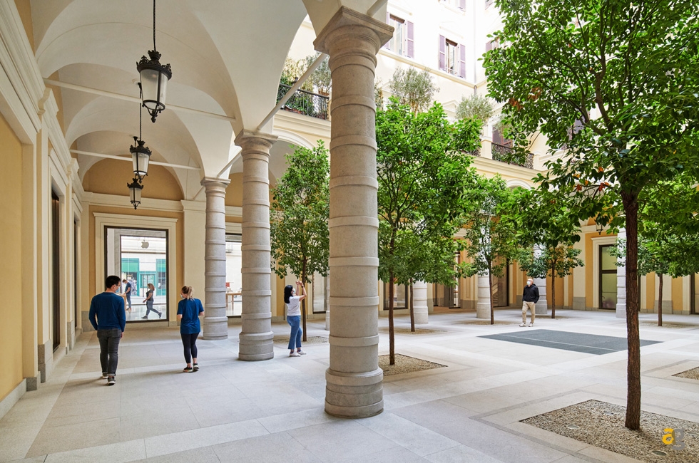 apple-store-roma-via-del-corso-porto-dentro-racconto