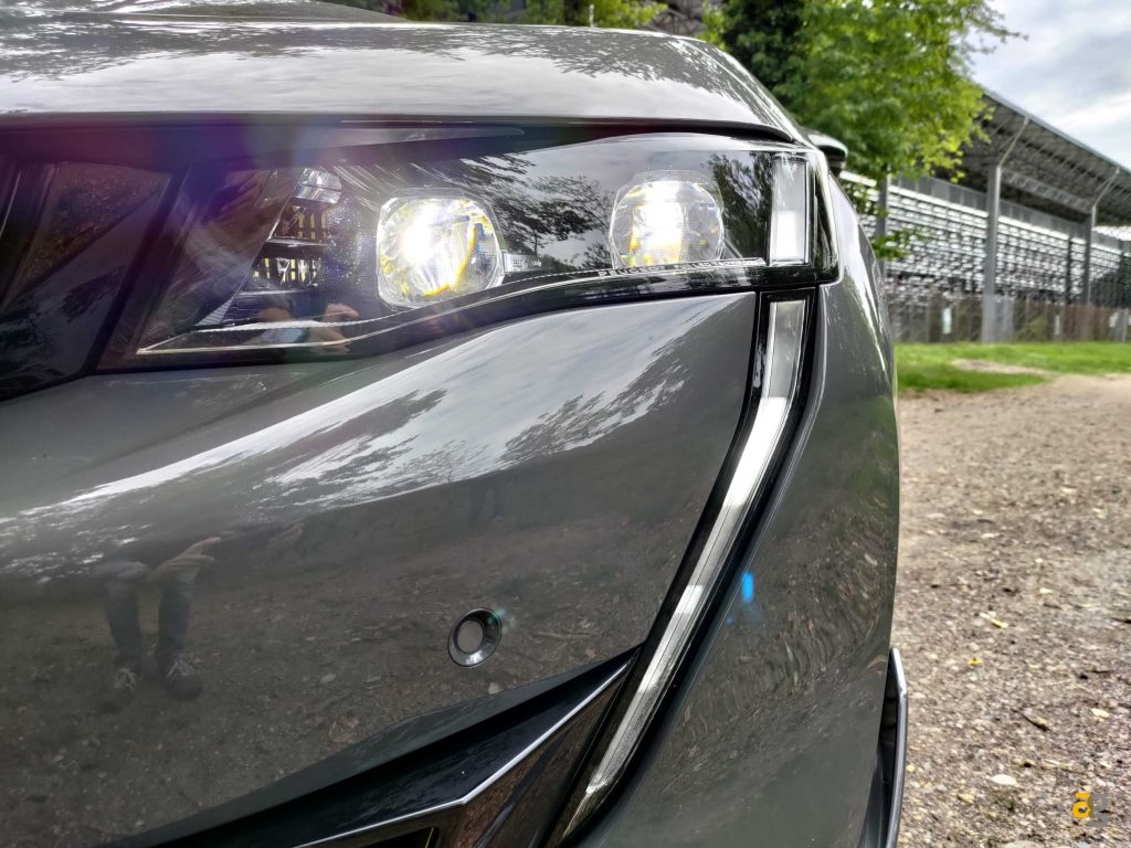 recensione-asus-zenfone-8