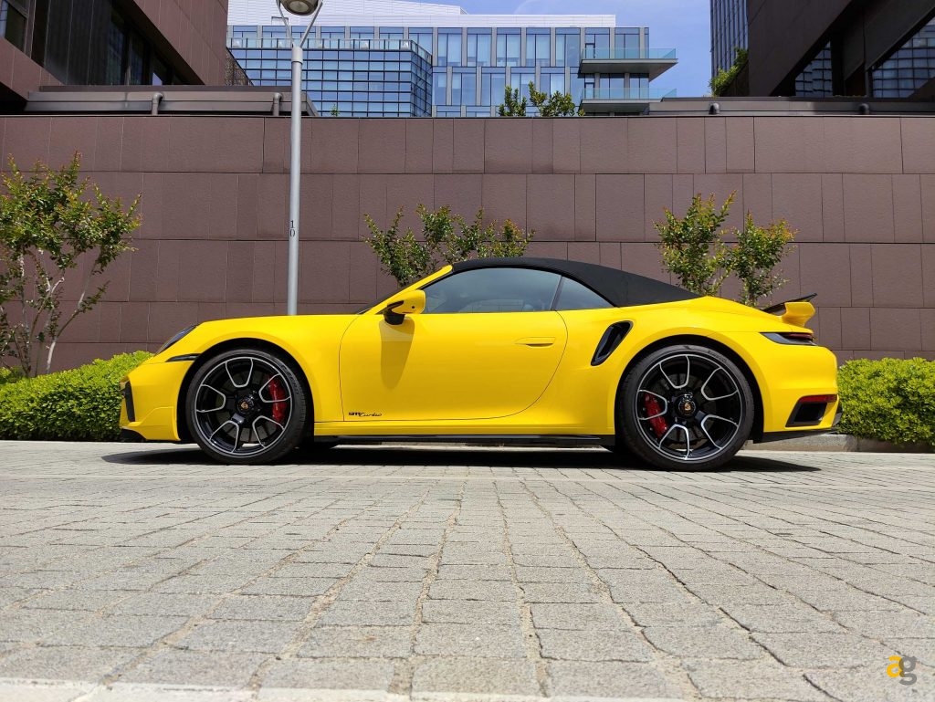 porsche-911-turbo-test-drive-tecnologia-play-zte-axon-30