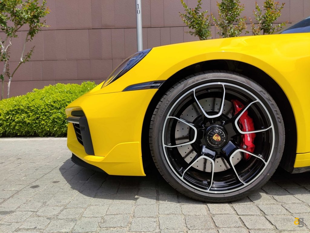 porsche-911-turbo-test-drive-tecnologia-play-zte-axon-30