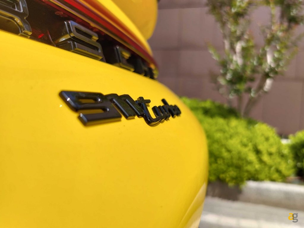 porsche-911-turbo-test-drive-tecnologia-play-zte-axon-30