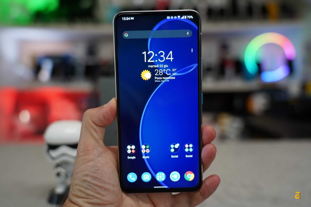 recensione-asus-zenfone-8-flip
