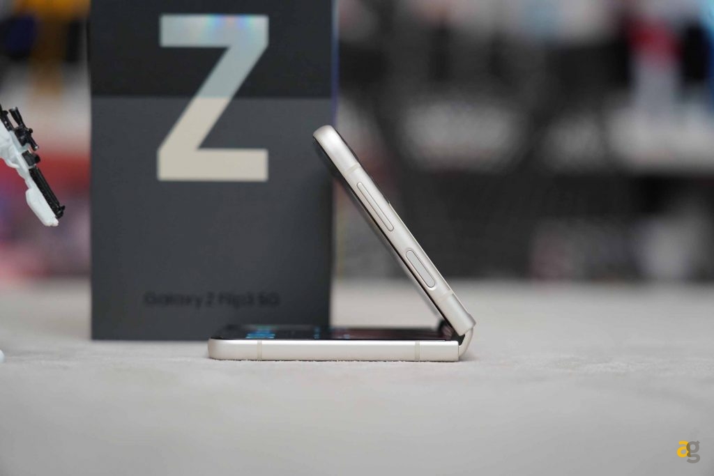 recensione-galaxy-z-flip-3-5g
