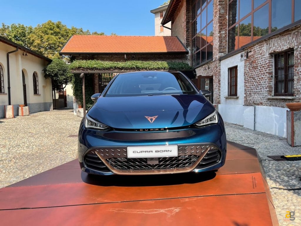 anteprima-cupra-born-elettrica