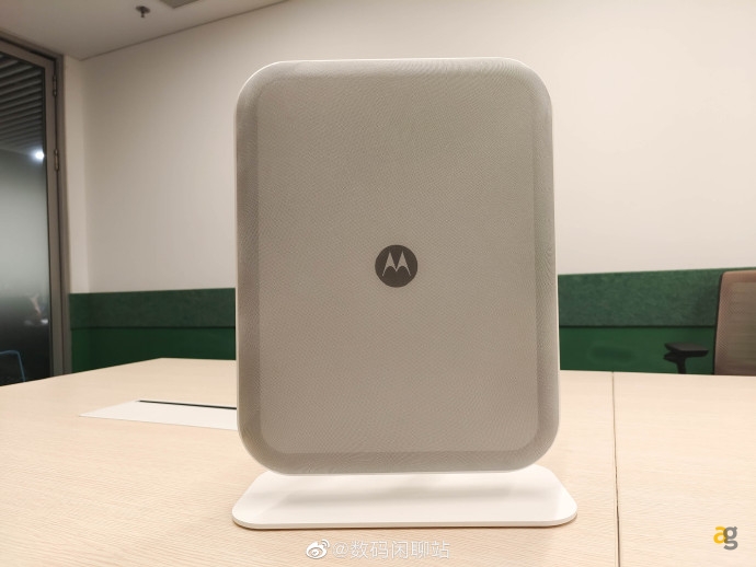 motorola-ricarica-wireless-tre-metri