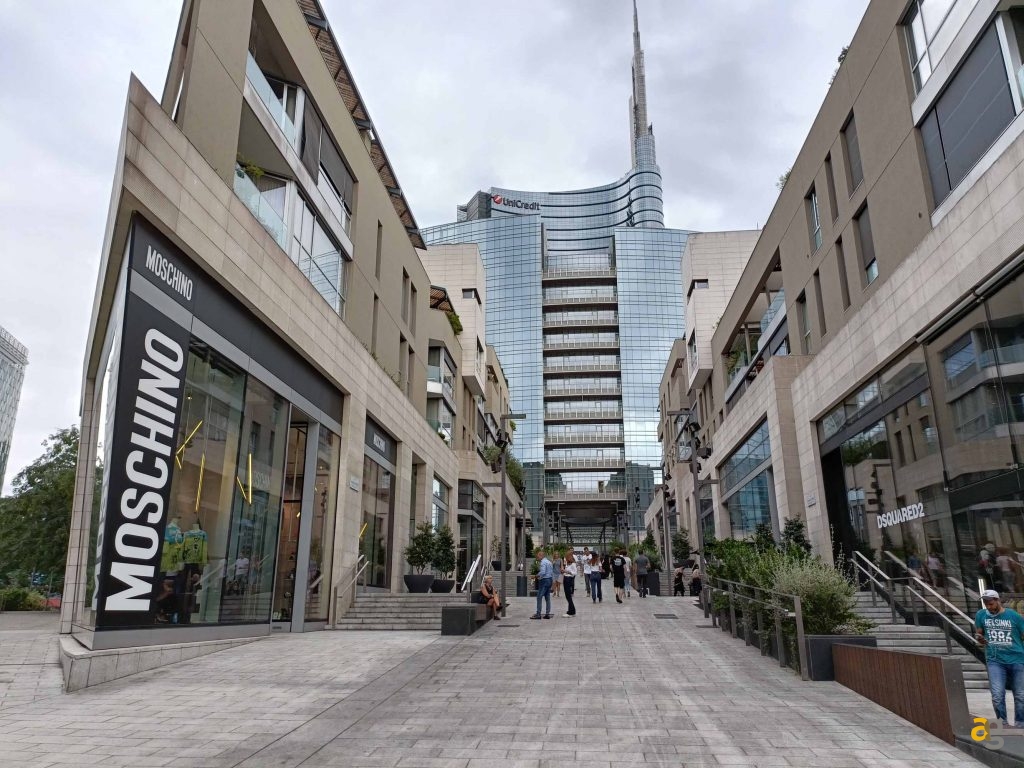 migliori-smartphone-299-499-euro-realme-gt-me-galaxy-a52s-xiaomi-mi11-lite-nord-2-oppo-reno-6