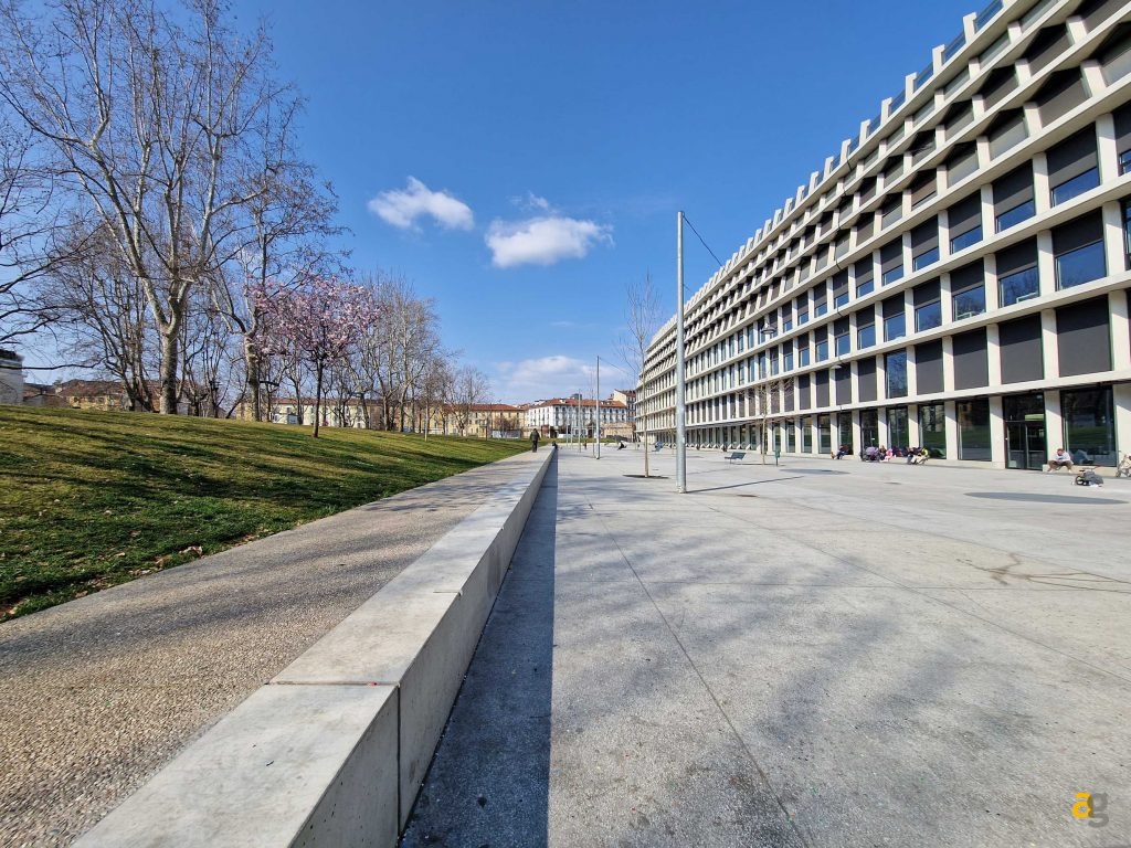 confronto-smartphone-top-gamma-2022-s22-ultra-realme-gt2-pro-moto-edge30-pro-oppo-find-x5pro