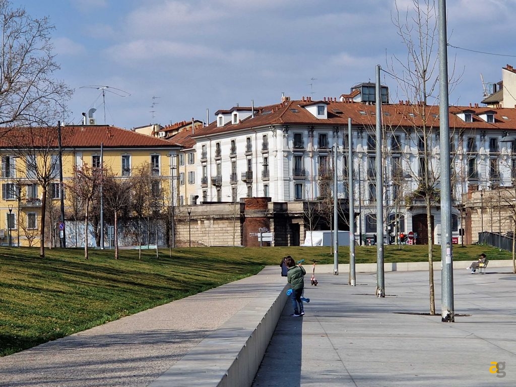 confronto-smartphone-top-gamma-2022-s22-ultra-realme-gt2-pro-moto-edge30-pro-oppo-find-x5pro