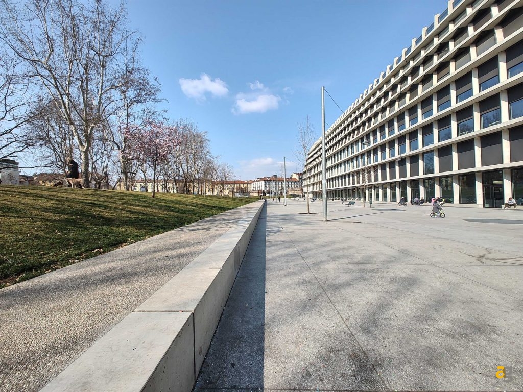 confronto-smartphone-top-gamma-2022-s22-ultra-realme-gt2-pro-moto-edge30-pro-oppo-find-x5pro