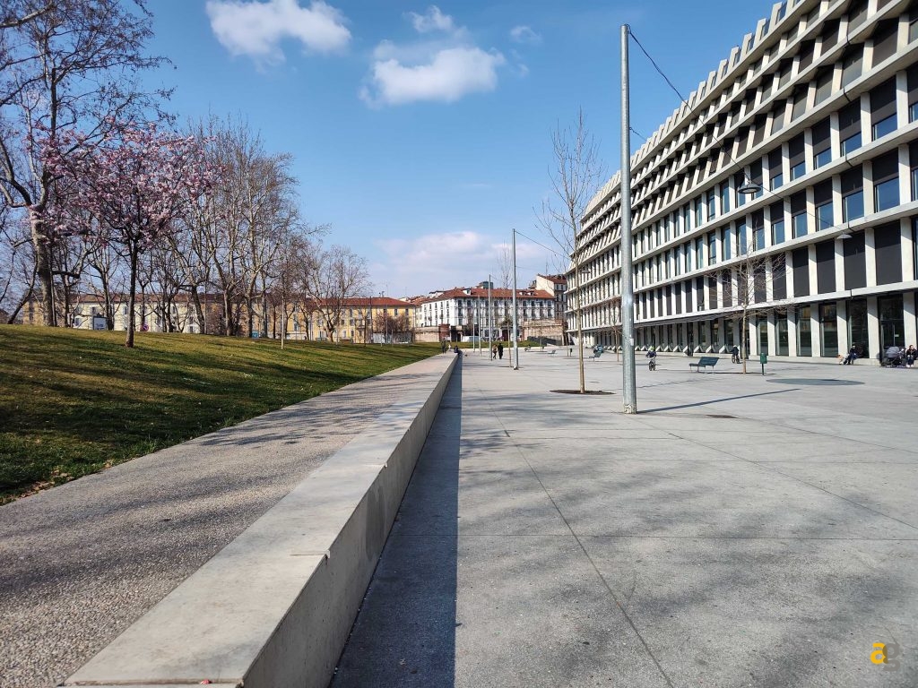 confronto-smartphone-top-gamma-2022-s22-ultra-realme-gt2-pro-moto-edge30-pro-oppo-find-x5pro