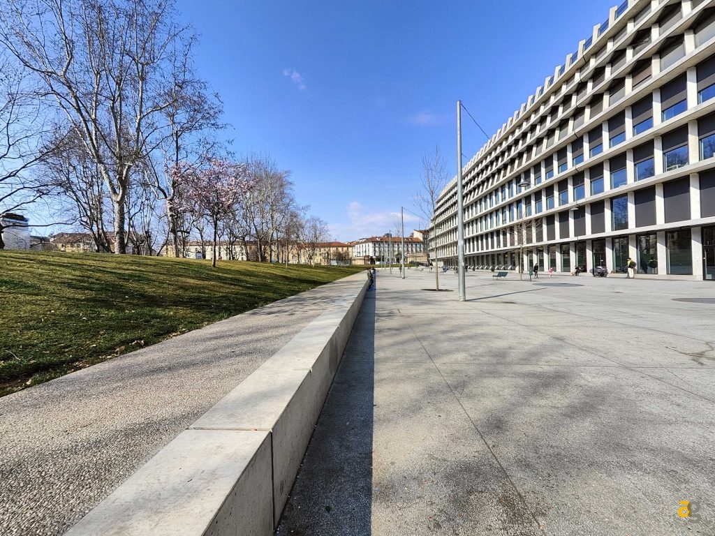 confronto-smartphone-top-gamma-2022-s22-ultra-realme-gt2-pro-moto-edge30-pro-oppo-find-x5pro