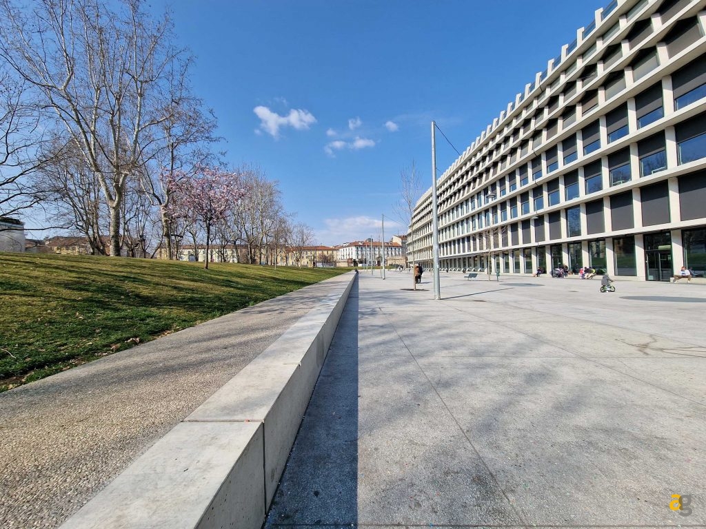 confronto-smartphone-top-gamma-2022-s22-ultra-realme-gt2-pro-moto-edge30-pro-oppo-find-x5pro