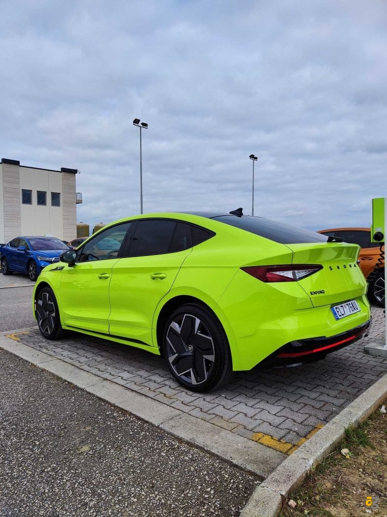 skoda-enyaq-rs-coupe-test-drive-tecnologia-prezzi-suv-elettrico