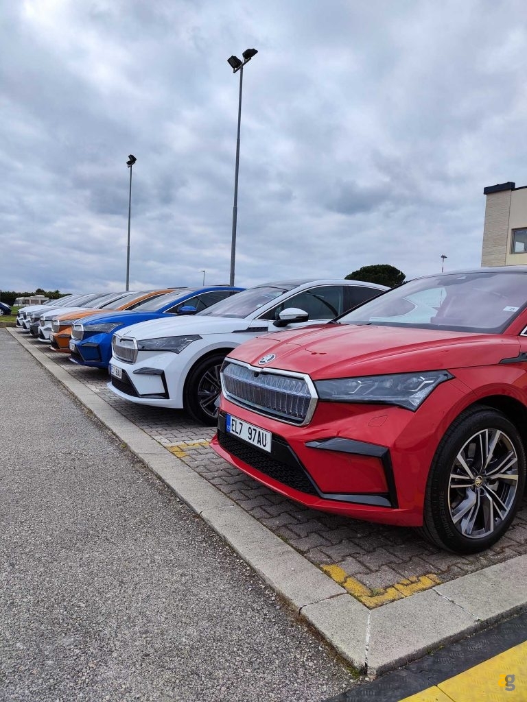 skoda-enyaq-rs-coupe-test-drive-tecnologia-prezzi-suv-elettrico