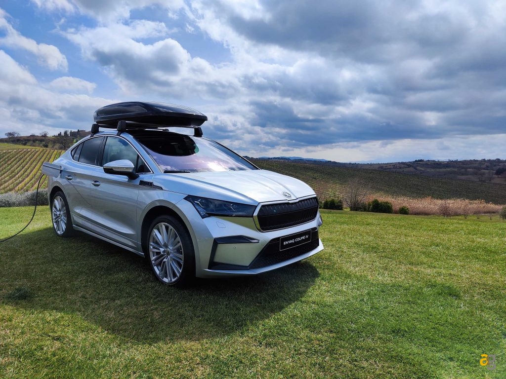 skoda-enyaq-rs-coupe-test-drive-tecnologia-prezzi-suv-elettrico