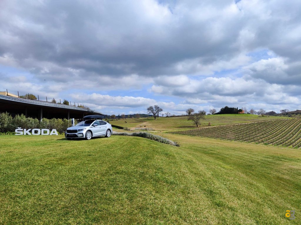skoda-enyaq-rs-coupe-test-drive-tecnologia-prezzi-suv-elettrico