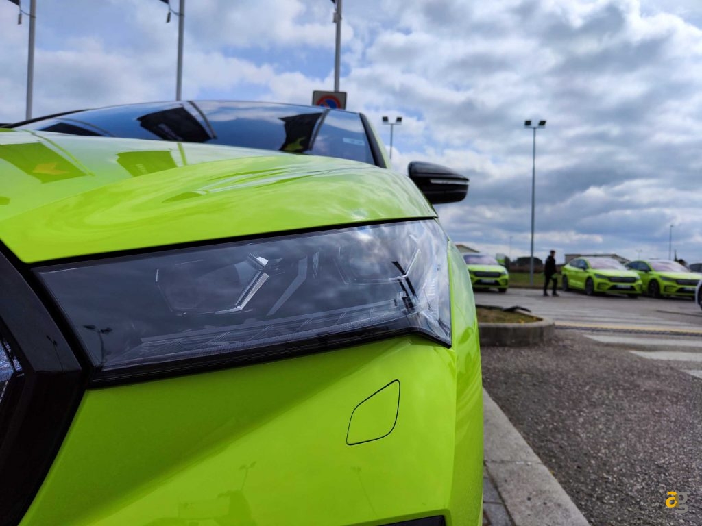 skoda-enyaq-rs-coupe-test-drive-tecnologia-prezzi-suv-elettrico