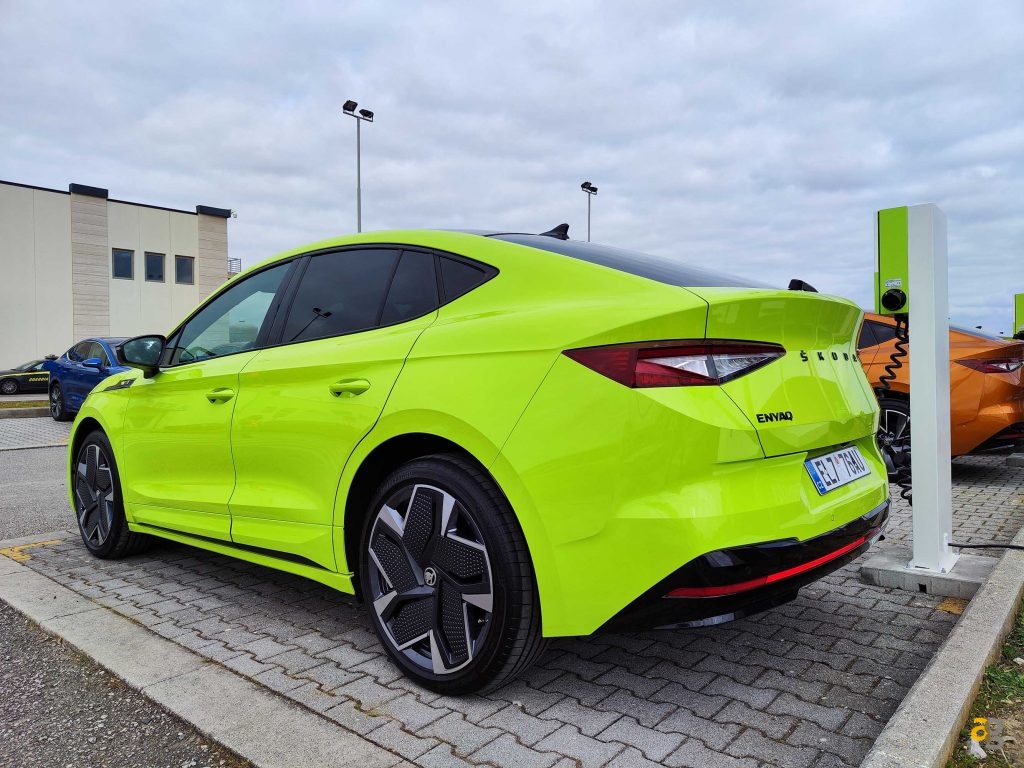skoda-enyaq-rs-coupe-test-drive-tecnologia-prezzi-suv-elettrico
