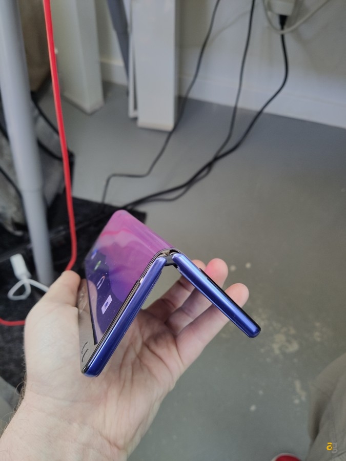 tcl-smartphone-piega-360-mwc-2022