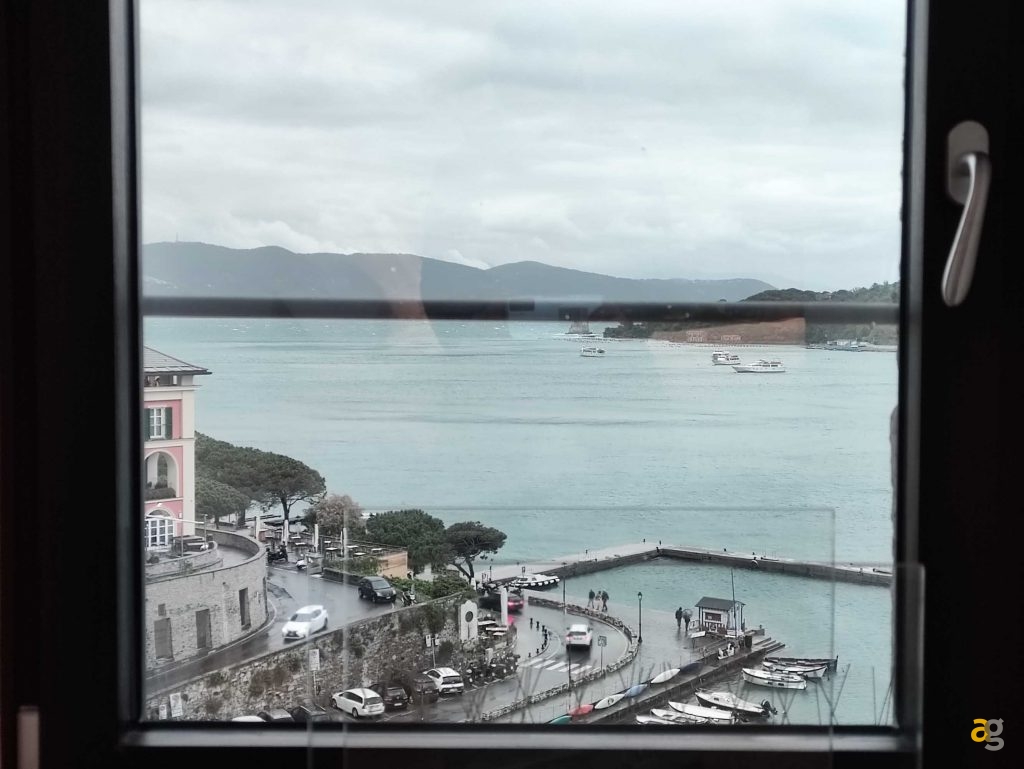 recensione-poco-f4-gt