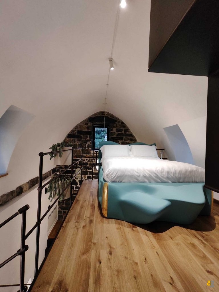 recensione-poco-f4-gt