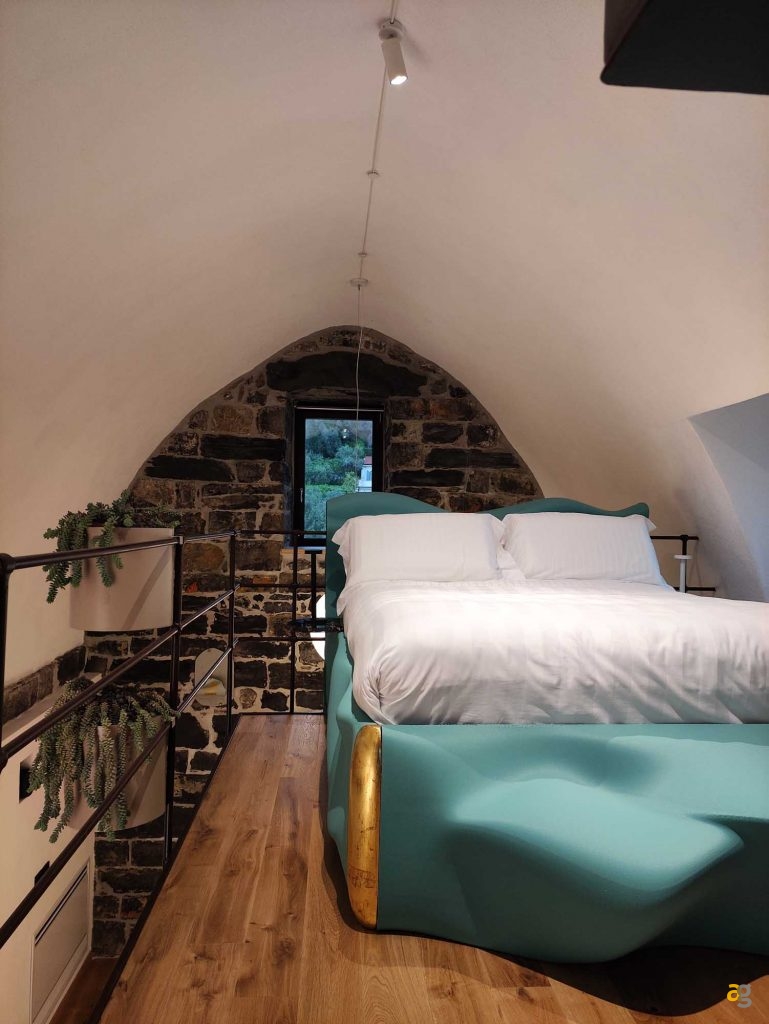 recensione-poco-f4-gt