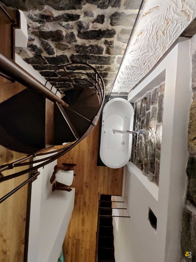 recensione-poco-f4-gt