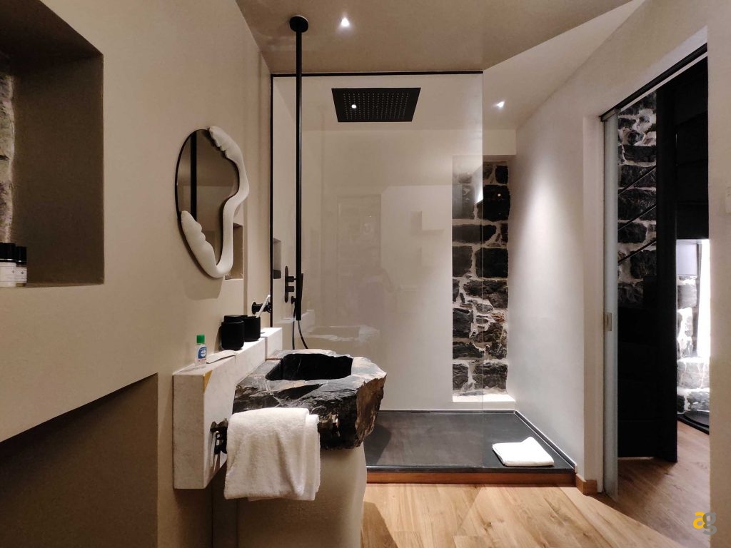 recensione-poco-f4-gt