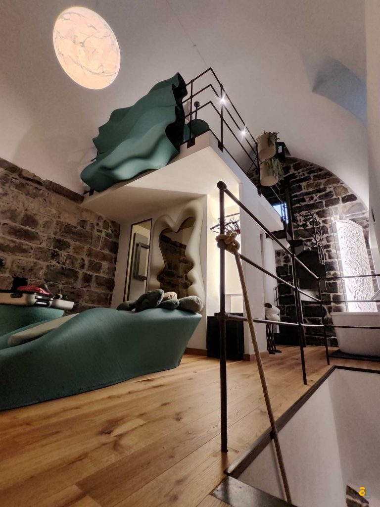 recensione-poco-f4-gt