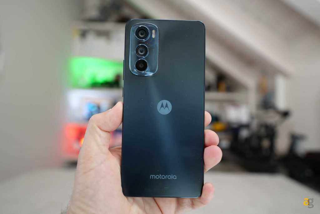 recensione-motorola-edge-30