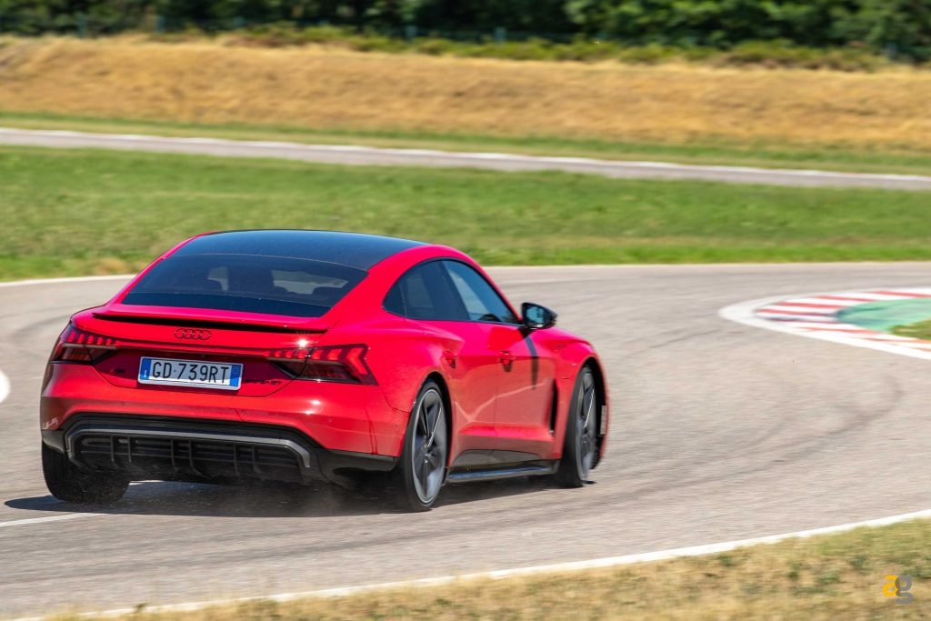 elettrico-fuoristrada-v10-quattro-audi