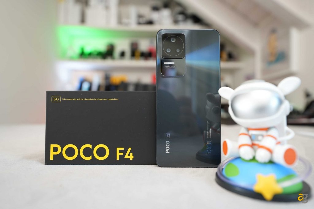 recensione-poco-f4
