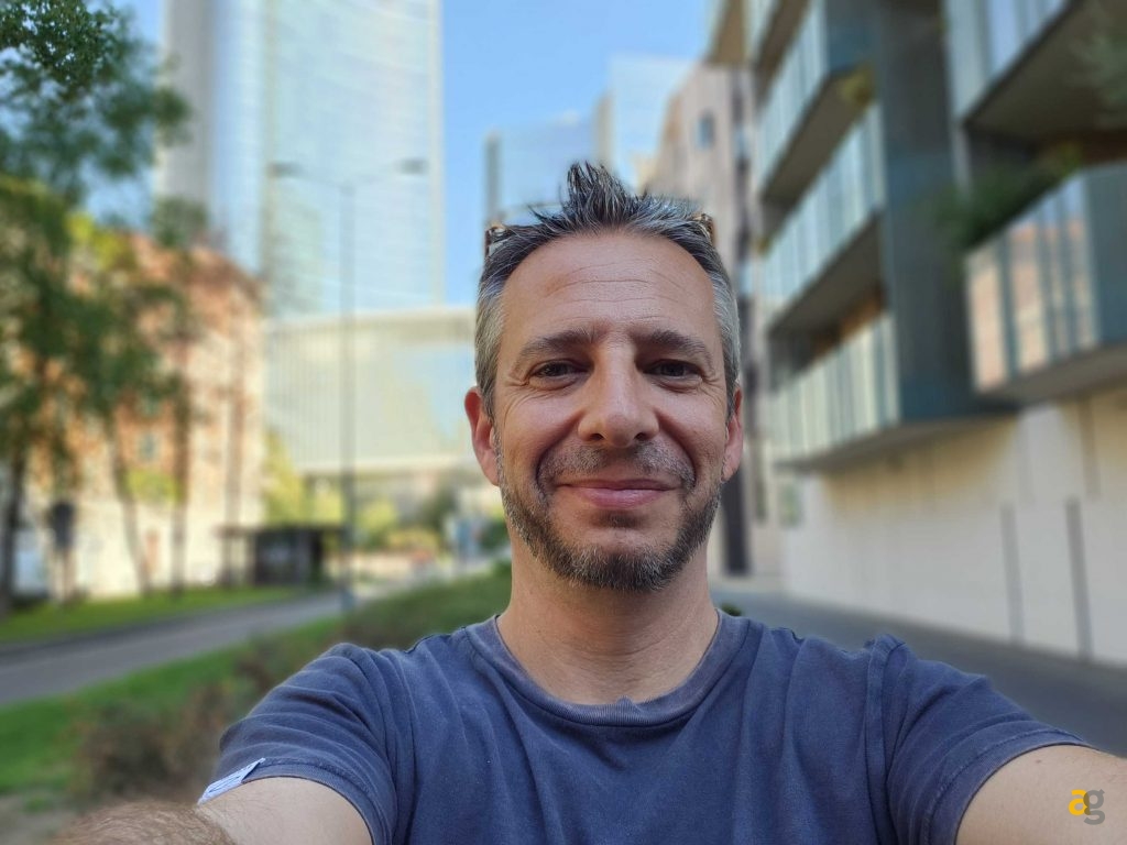 confronto-migliori-telefoni-compatti-iphone-13-mini-galaxy-flip4-pixel-6a-zenfone-9