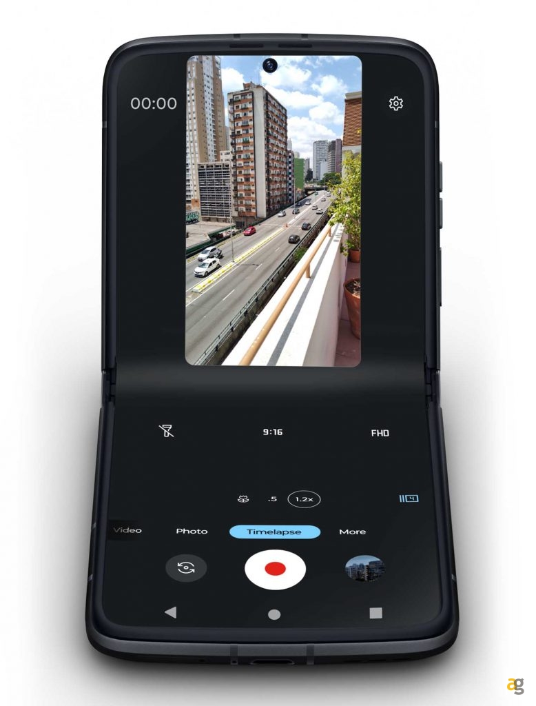 unboxing-moto-razr-2022-pieghevole-usabile