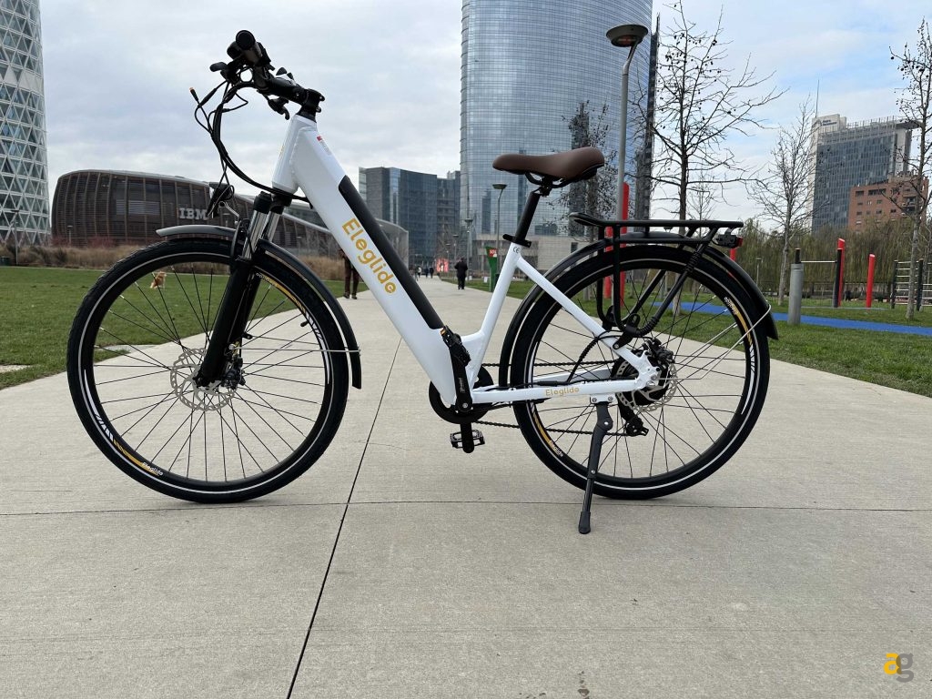 eleglide-trekking-t1-step-thru-e-bike-low-cost-sotto-1000-euro