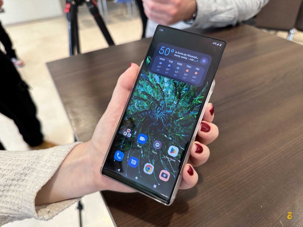 motorola-arrotolabile-diverso-utile-figata-totale