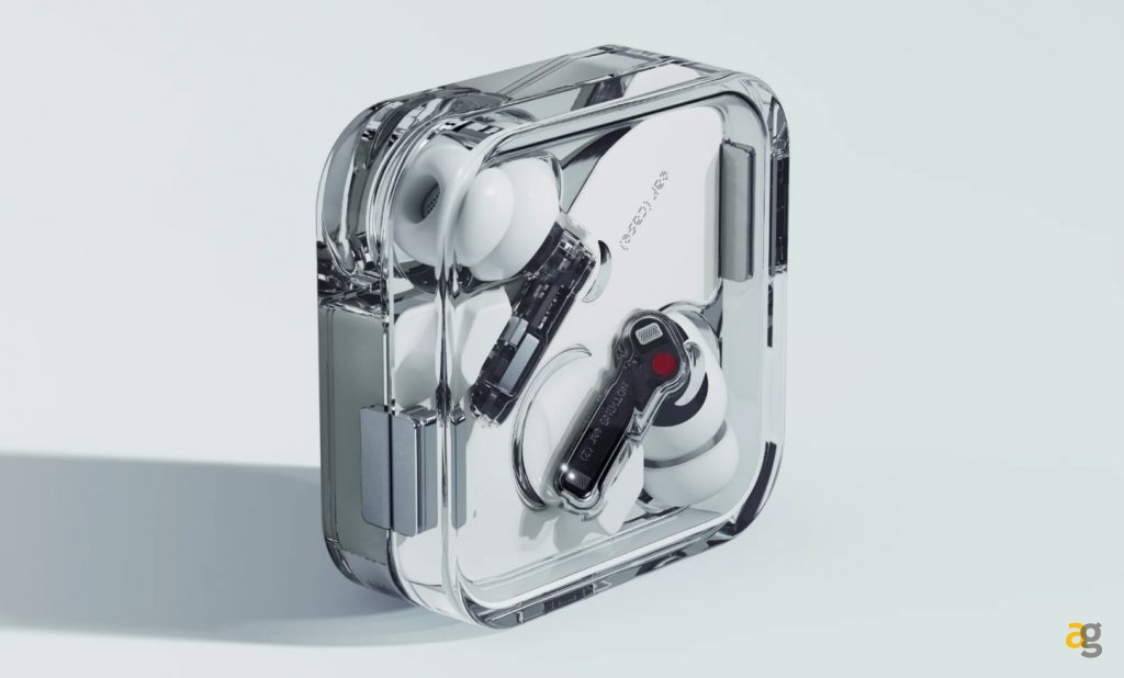 stesso-design-diverse-novita-interno-nothing-ear-2-ufficiali