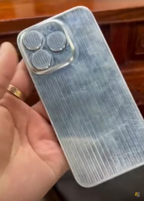 apple-iphone-15-pro-ecco-primo-assaggio-in-3d-niente-slider-silenzioso