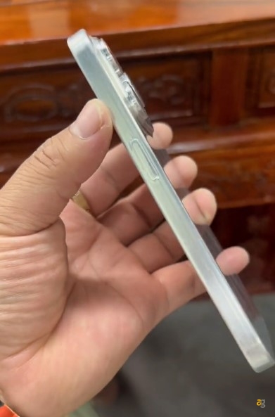 apple-iphone-15-pro-ecco-primo-assaggio-in-3d-niente-slider-silenzioso