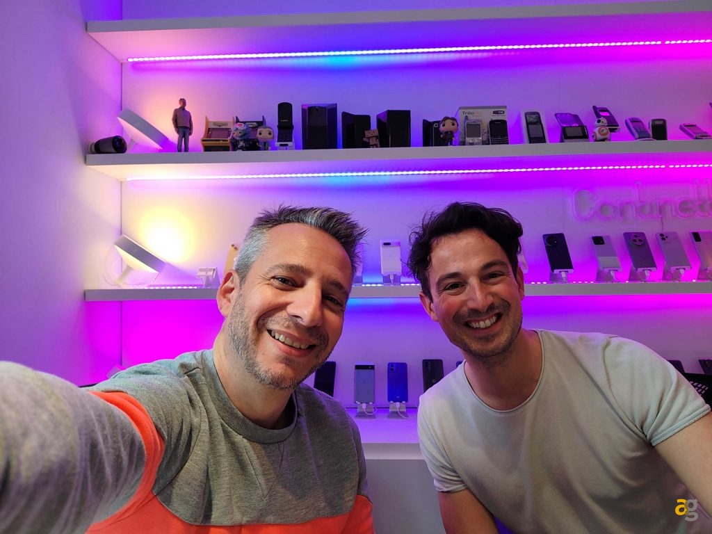 unboxing-crypto-smartphone-saga-solana