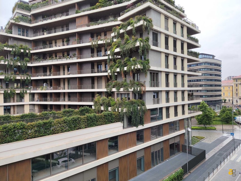 unboxing-crypto-smartphone-saga-solana