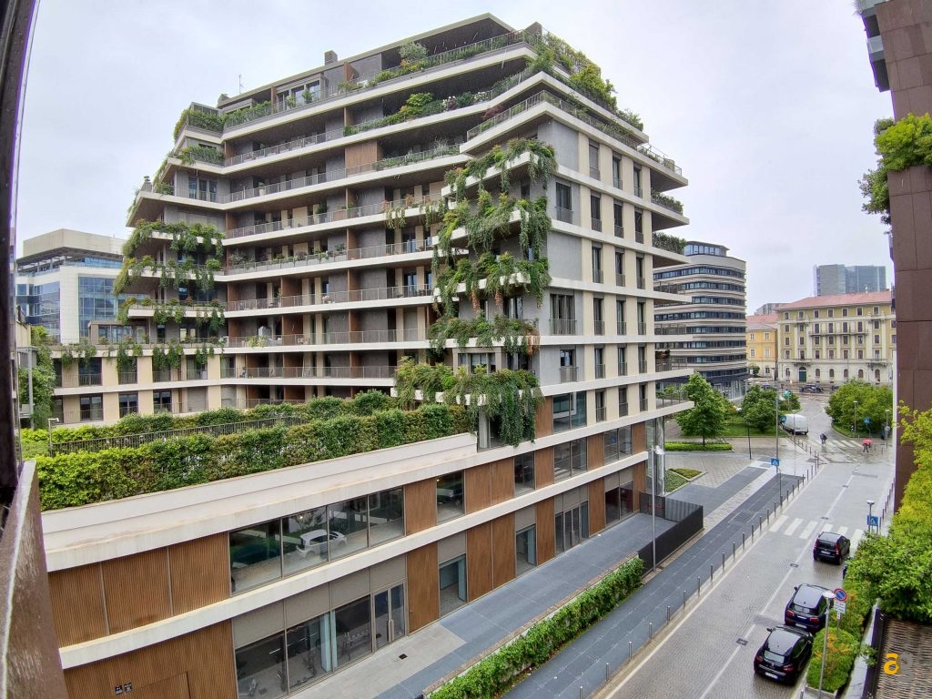 unboxing-crypto-smartphone-saga-solana