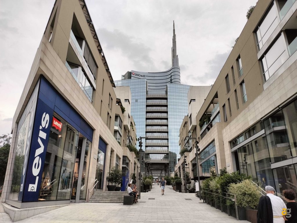 smartphone-entro-299-euro-confronto-realme-11pro-oppo-a98-honor-90-lite-redmi-note-12-pro-poco-x5-pro