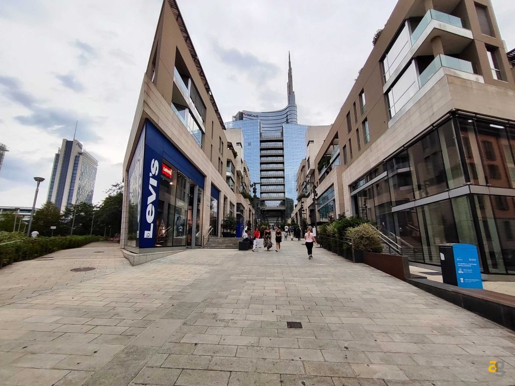 smartphone-entro-299-euro-confronto-realme-11pro-oppo-a98-honor-90-lite-redmi-note-12-pro-poco-x5-pro