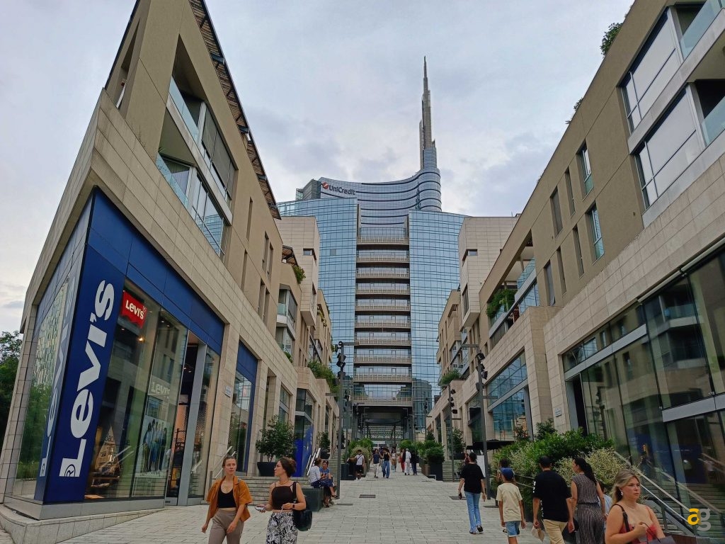 smartphone-entro-299-euro-confronto-realme-11pro-oppo-a98-honor-90-lite-redmi-note-12-pro-poco-x5-pro