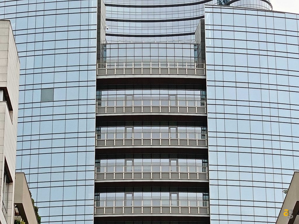 smartphone-entro-299-euro-confronto-realme-11pro-oppo-a98-honor-90-lite-redmi-note-12-pro-poco-x5-pro