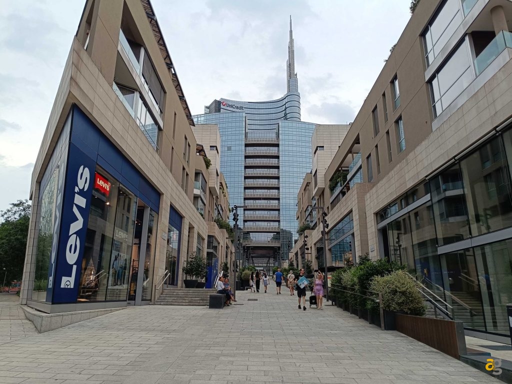 smartphone-entro-299-euro-confronto-realme-11pro-oppo-a98-honor-90-lite-redmi-note-12-pro-poco-x5-pro