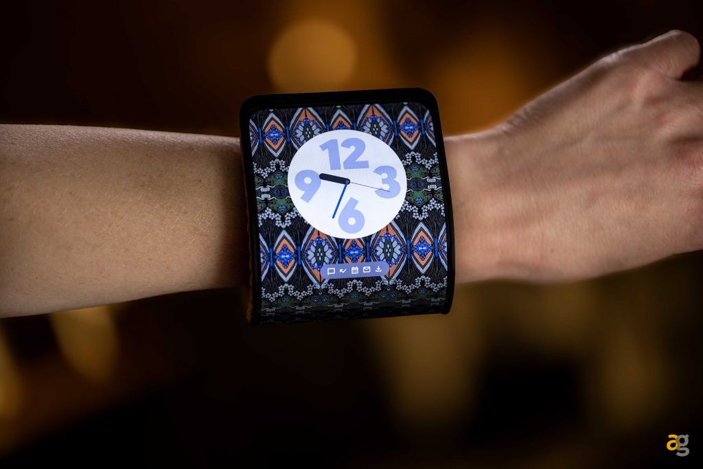 intelligenza-artificiale-solo-motorola-suo-nuovo-display-adattivo-flessibile