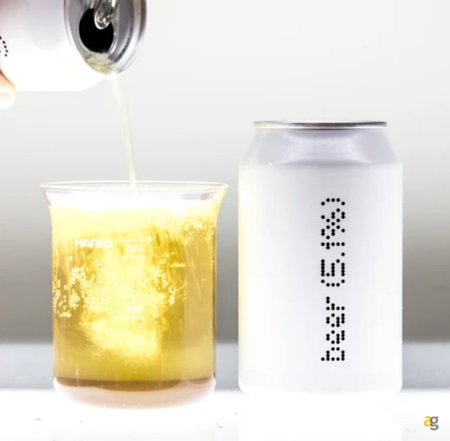 nuovi-smartphone-non-emozionano-piu-nothing-lancia-sua-prima-birra