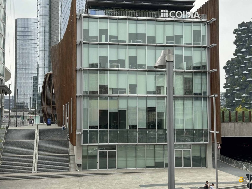 iphone-vs-galaxy-vs-realme-gt6-confronto-provocazione